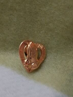 Heart Praying Hands Gold Pin